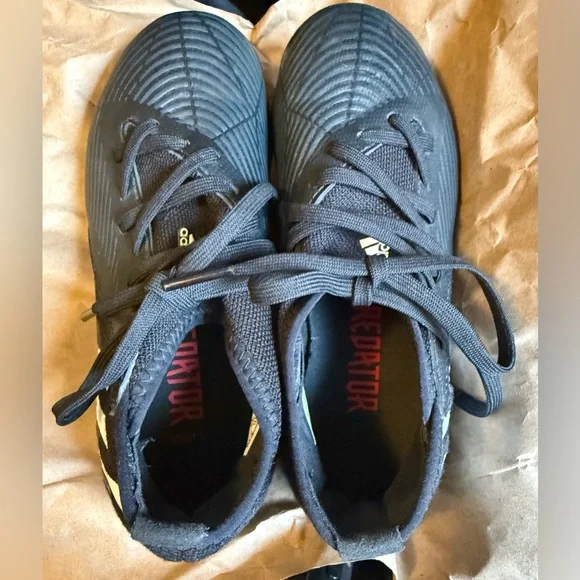 Adidas Predator Black Soccer Cleats Kids Unisex Size 1Y - Picture 1 of 8